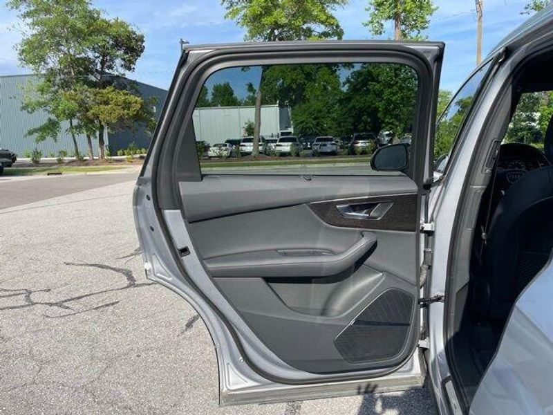 2021 Audi Q7 Premium Plus