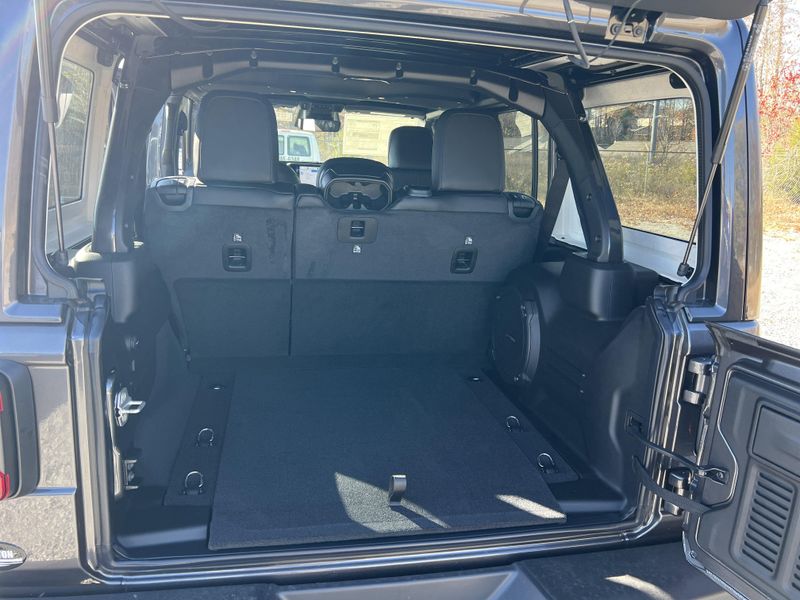 New 2026 Jeep Wrangler 4-door Rubicon XImage 18