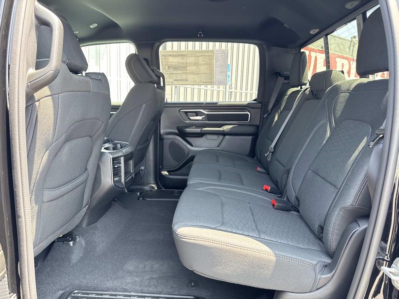 New 2026 RAM 1500 Big Horn Crew Cab 4x2 5'7' Box
