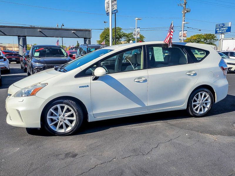 2012 Toyota Prius V Two photo 5