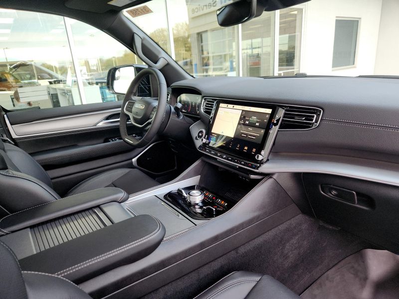 2027 Jeep Grand Wagoneer Limited Altitude 4x4