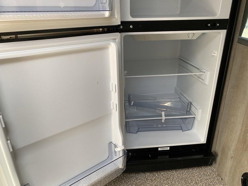 2024 ARCTIC FOX 1150 W/Gen Image 14