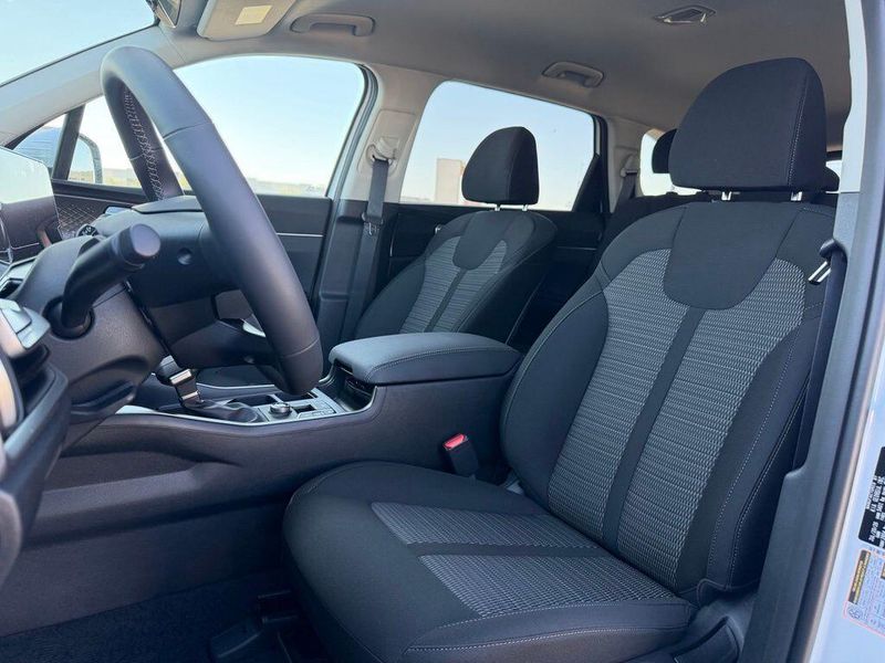 New 2026 Kia Sorento LXImage 12