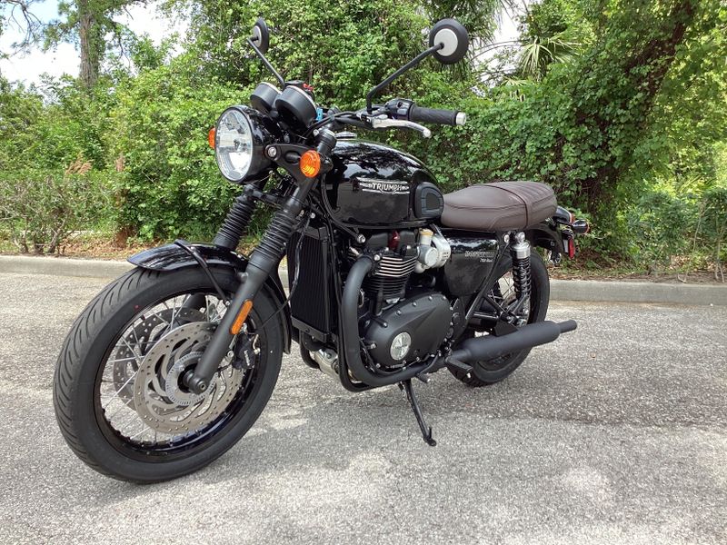 2025 Triumph Bonneville T120