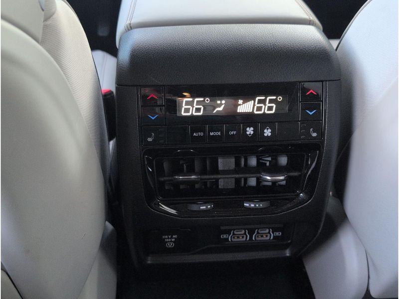 Used 2023 Jeep Grand Cherokee OverlandImage 34