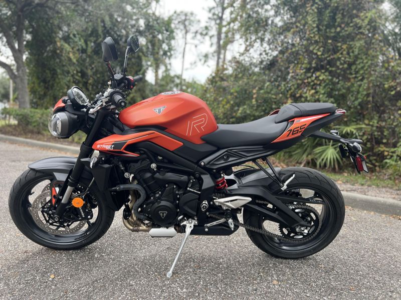 2025 Triumph Street Triple 765 R