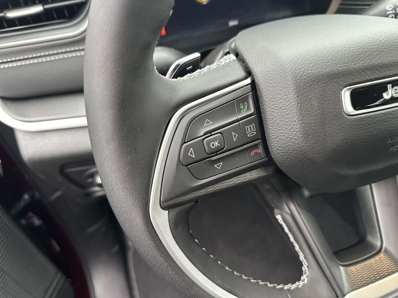 New 2025 Jeep Grand Cherokee L Altitude X 4x4Image 22