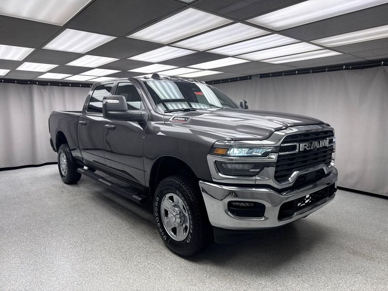 2025 RAM 2500 Tradesman Crew Cab 4x4 6