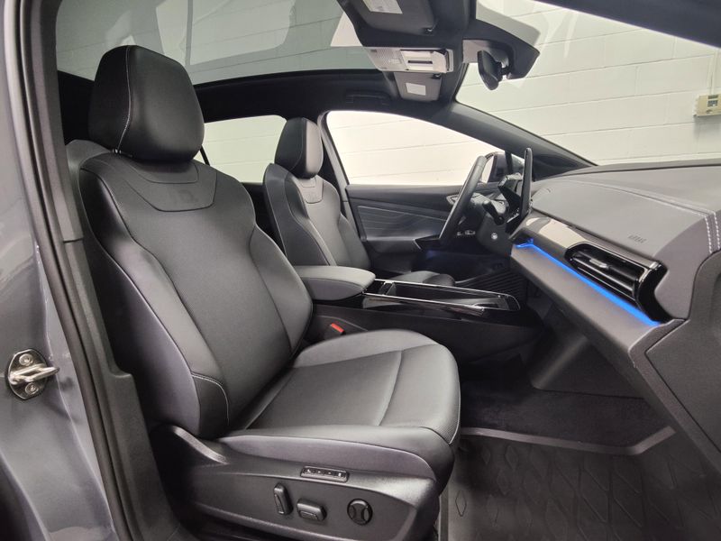 Used 2024 Volkswagen ID.4 S w/Glass RoofImage 5