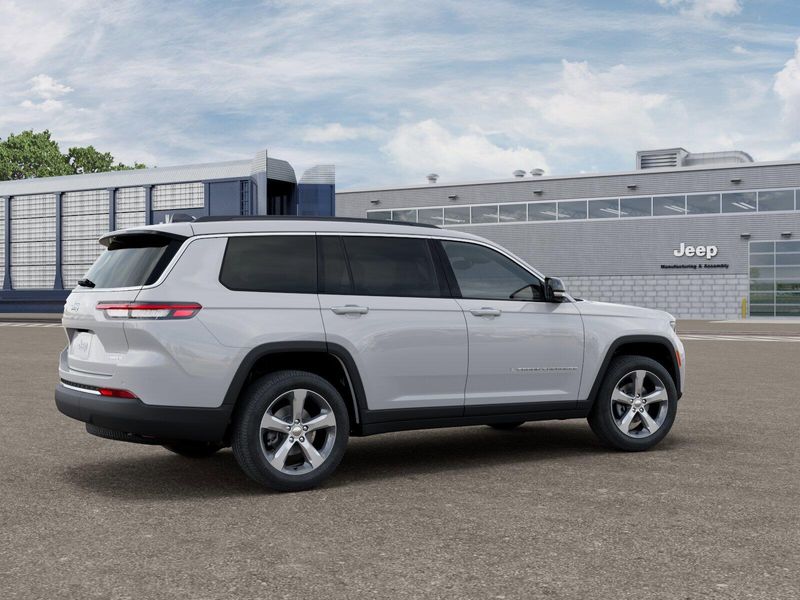 New 2026 Jeep Grand Cherokee L Limited 4x4Image 4