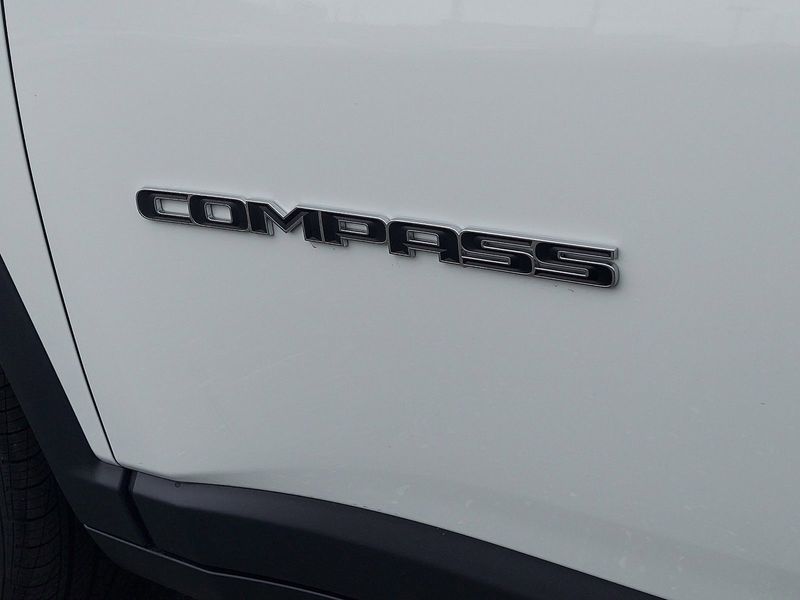 2022 JEEP Compass Limited 4x4Image 10
