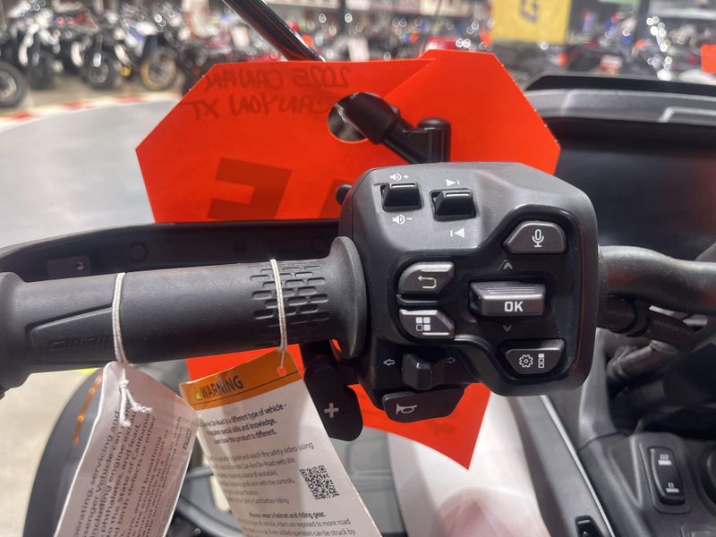 New 2025 Can-Am CANYON XT Image 17
