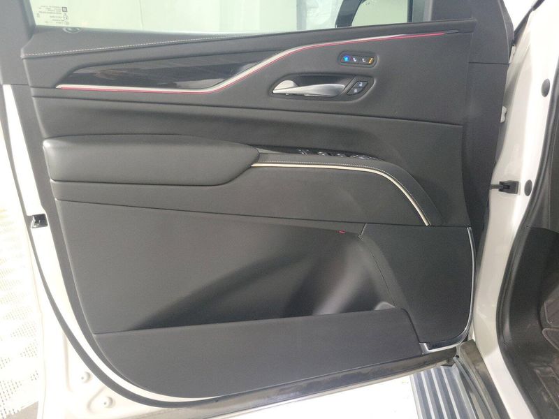 2023 Cadillac Escalade V-Series photo 23