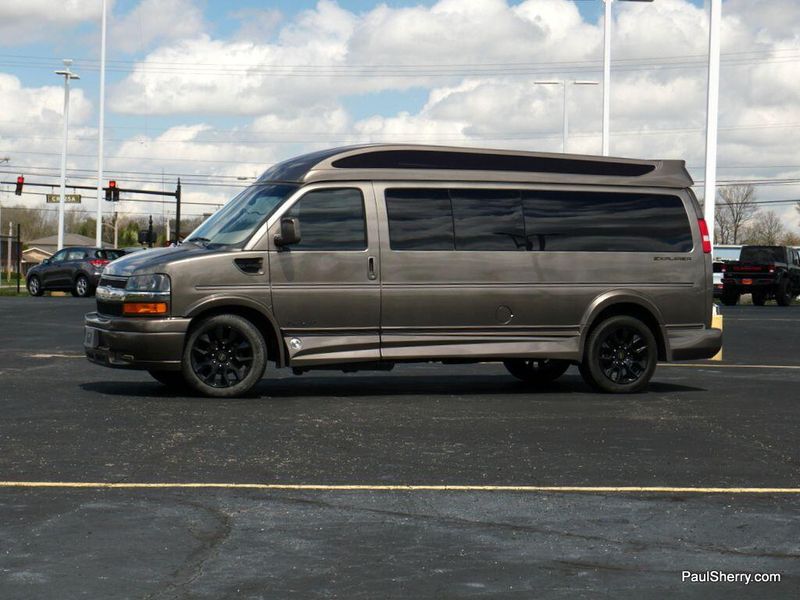 2023 Chevrolet Express Image 15