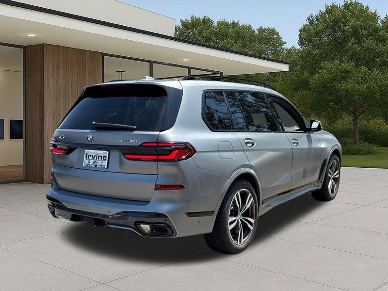 New 2027 BMW X7 xDrive40iImage 8