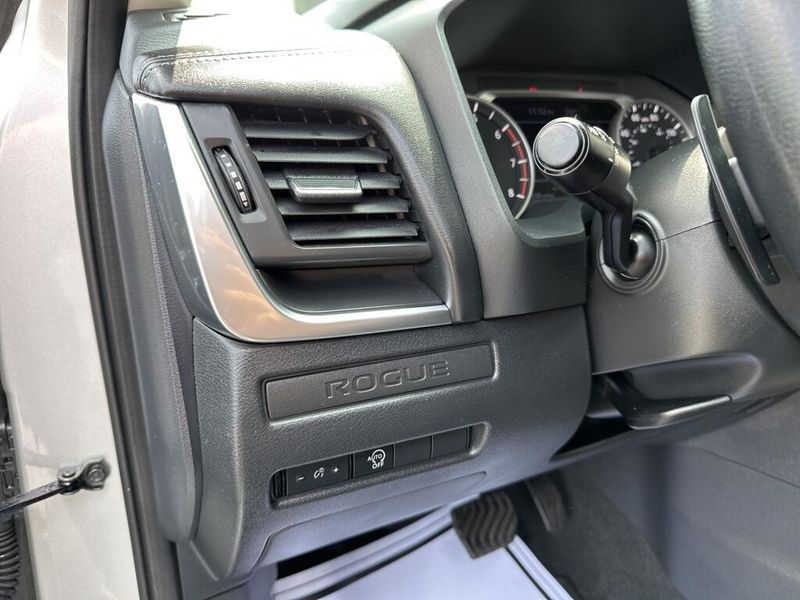 2024 Nissan Rogue SImage 24