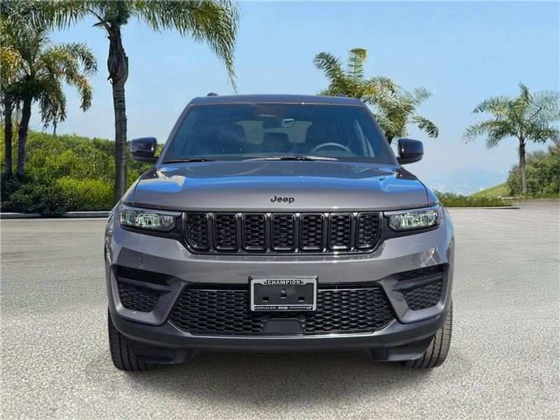 Used 2025 Jeep Grand Cherokee Altitude X 4x2