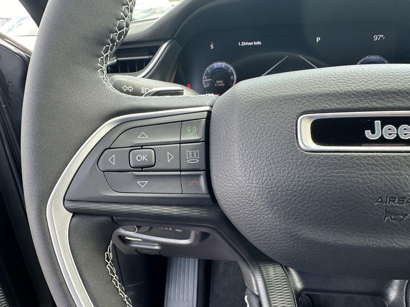 2024 Jeep Grand Cherokee L Altitude XImage 20