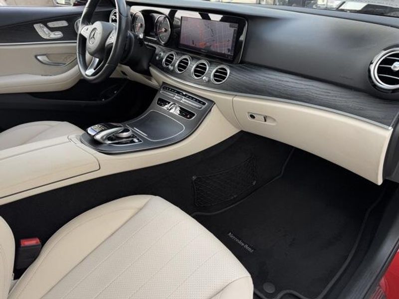 2018 Mercedes-Benz E-Class E 300Image 18