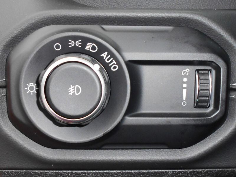 2025 Jeep Wrangler 4-door SaharaImage 20