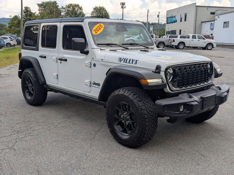 2025 Jeep Wrangler 4xe Willys photo 7
