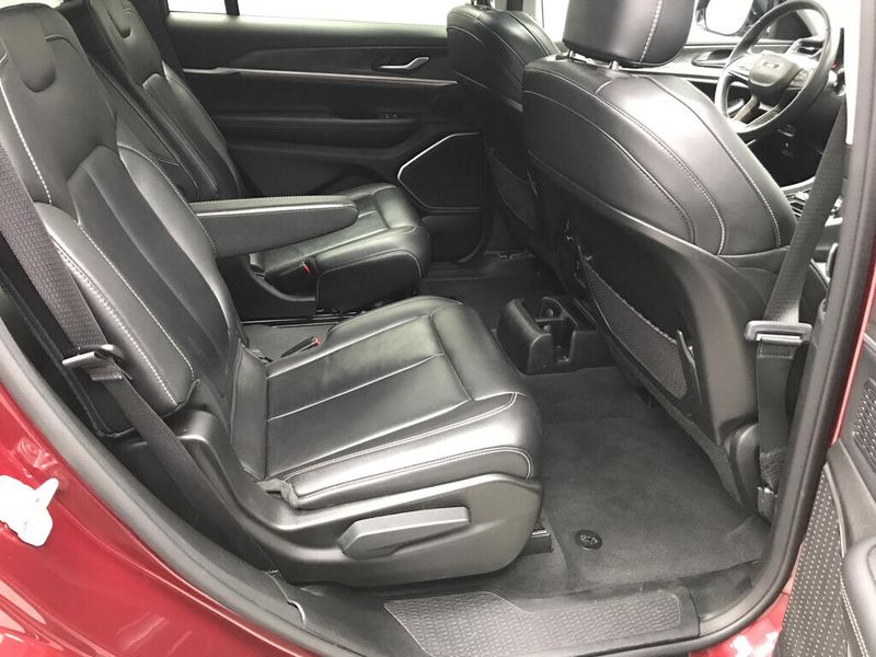 Used 2022 Jeep Grand Cherokee L LimitedImage 17