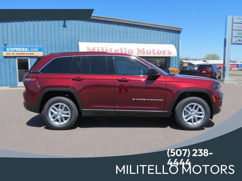 New 2026 Jeep Grand Cherokee Laredo X 4x4Image 1