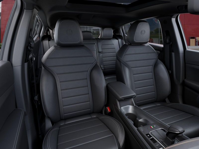 New 2025 Alfa Romeo Tonale AwdImage 35