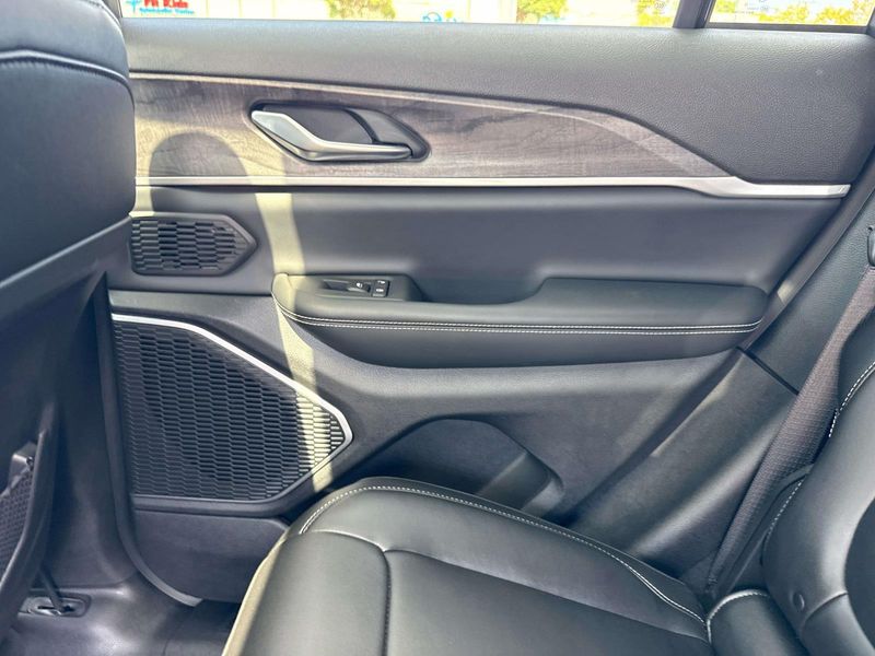 New 2022 Jeep Grand Cherokee 4xe Limited 4x4