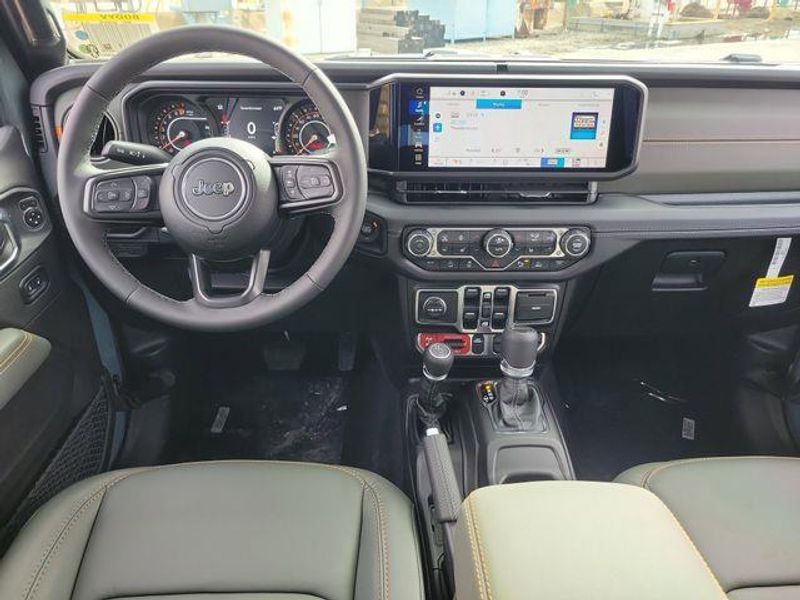 New 2026 Jeep Gladiator Mojave 4x4