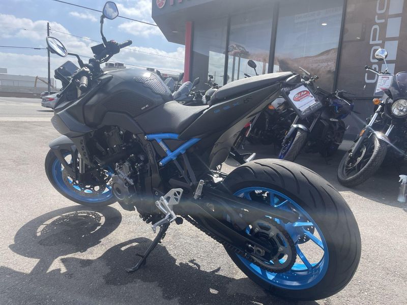 Used 2024 Suzuki GSX-8S CA Image 26