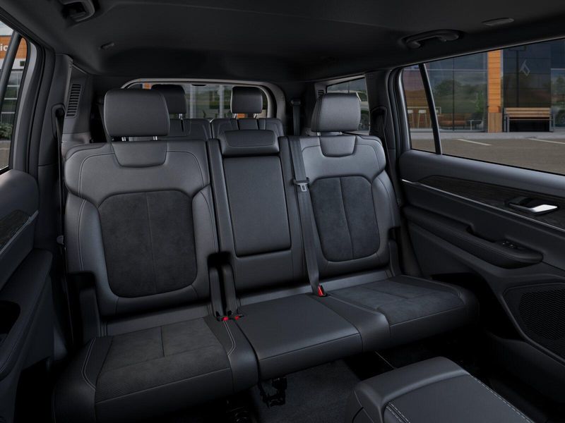 New 2026 Jeep Grand Cherokee L Laredo Altitude 4x4Image 15