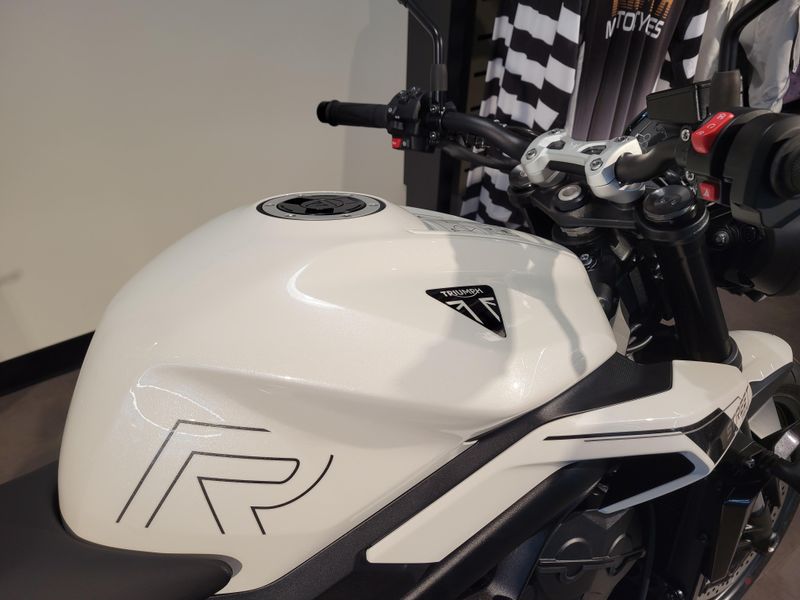 New 2025 Triumph STREET TRIPLE 765 R 