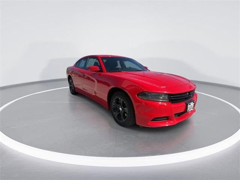 2022 Dodge Charger SXTImage 2