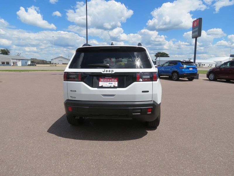New 2026 Jeep Cherokee Overland 4x4Image 5