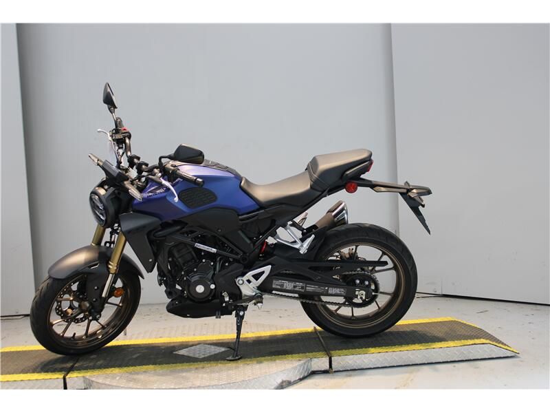 Used 2022 Honda CB300F Image 2