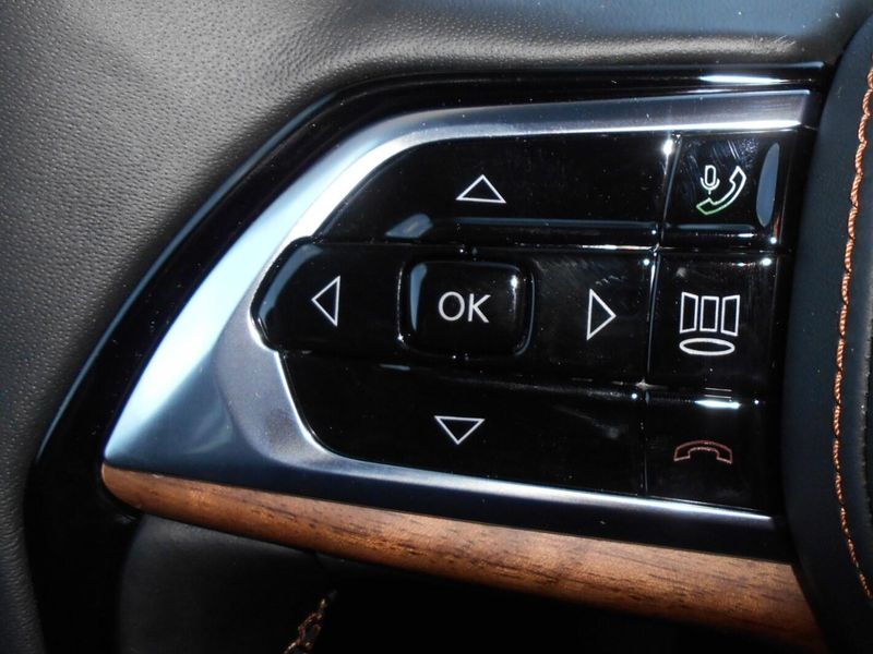 New 2025 Jeep Grand Cherokee L Summit Reserve 4x4Image 28