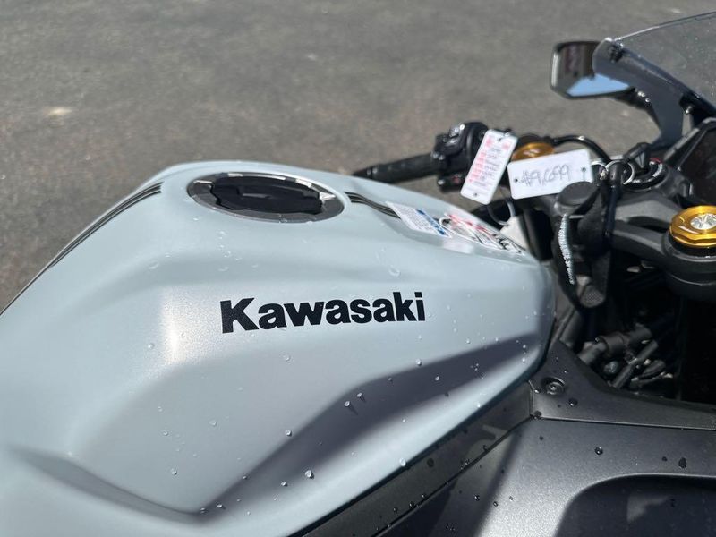 2025 Kawasaki NINJA ZX4RR ABS 
