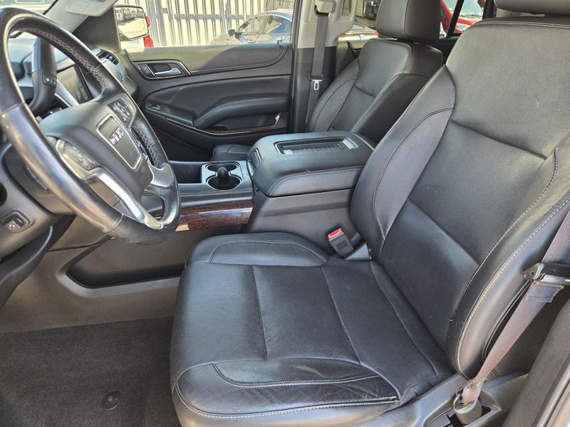 Used 2017 GMC Yukon 2WD 4dr SLT