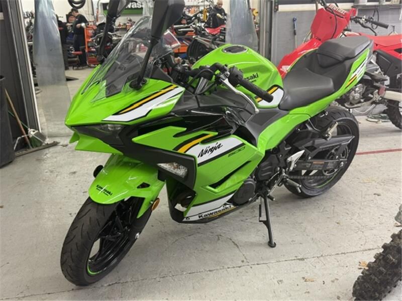 Used 2025 Kawasaki NINJA 500 KRT Image 1