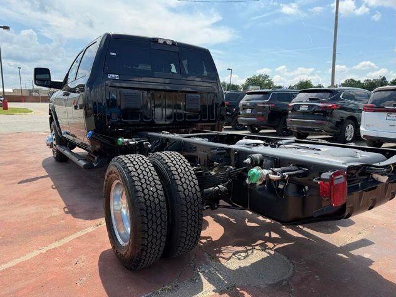 New 2026 RAM 3500 Big Horn Crew Cab Chassis 4x4 60
