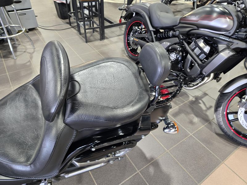 2010 Kawasaki VULCAN 900 CUSTOM BLACK Image 17