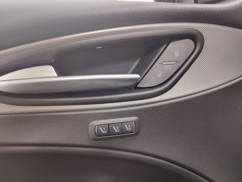 2024 Alfa Romeo Stelvio Ti AWD w/Sunroof/NavImage 21