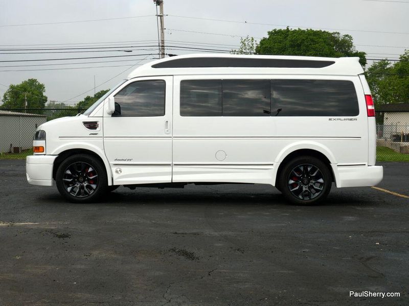 2023 GMC Savana Cargo Image 8