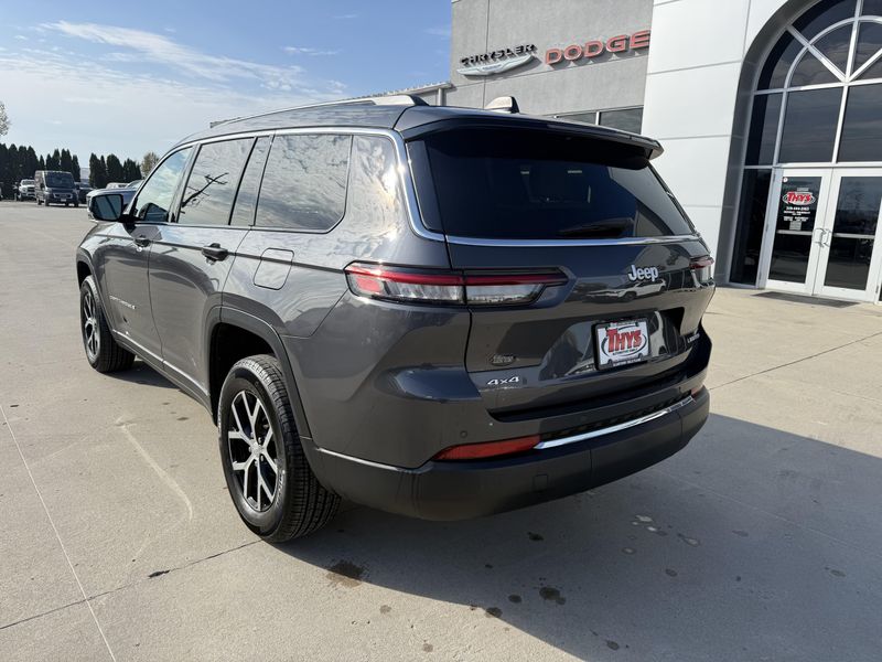 Used 2025 Jeep Grand Cherokee L LimitedImage 39