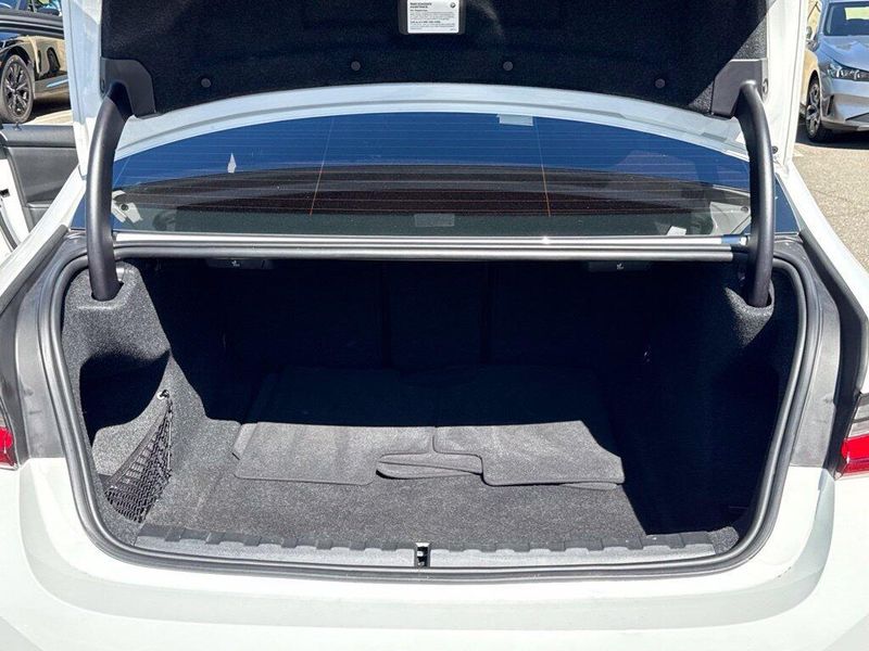 Used 2024 BMW 3 Series 330iImage 15