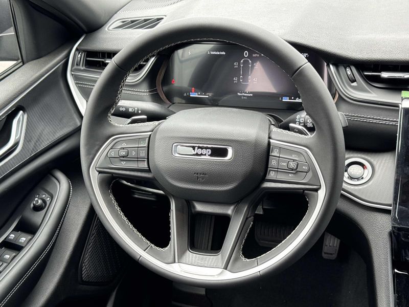 New 2026 Jeep Grand Cherokee L Laredo 4x2