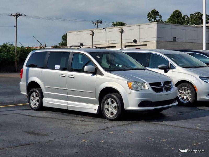 Used 2012 Dodge Grand Caravan SXTImage 8