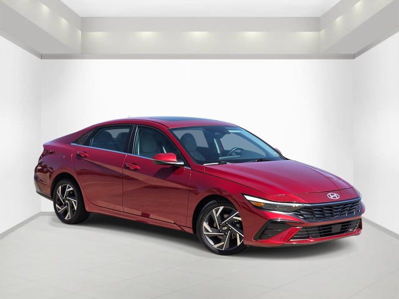 Used 2025 Hyundai Elantra Limited