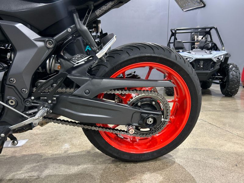 2023 Yamaha YZF-R7 Image 13